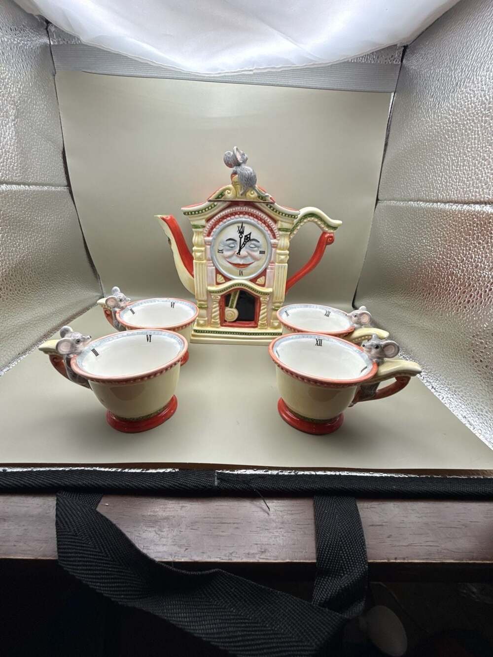 Department 56 Hickory Dickory Dock Grandfather Clock Teapot and 4 TeacupsSet1996